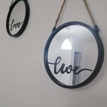 Tom'S House Apartment Otopeni Ngoại thất bức ảnh