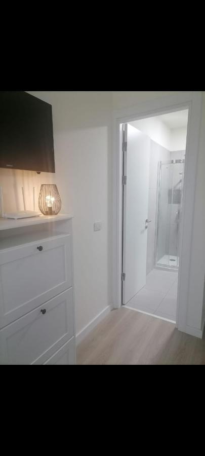 Tom'S House Apartment Otopeni Ngoại thất bức ảnh